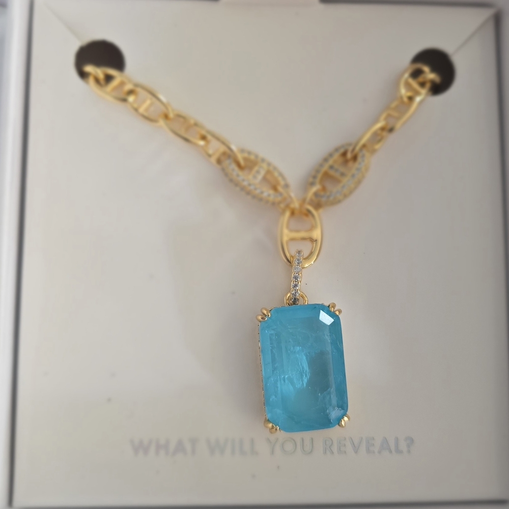 Sold**Elegant Gold and Blue Pendant Necklace